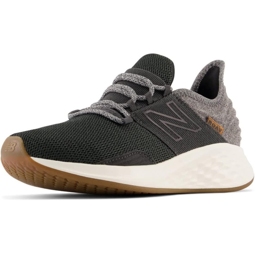 New Balance Women's Fresh Foam Roav V1 Sneaker 8.5